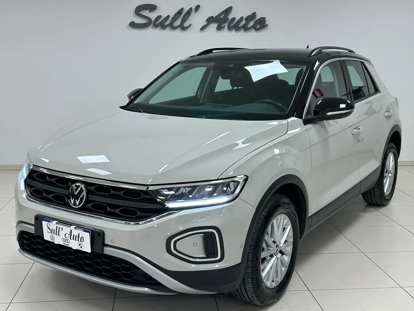 Volkswagen T-Roc T-Roc 1.0 tsi R-Line 110cv Beige - 1