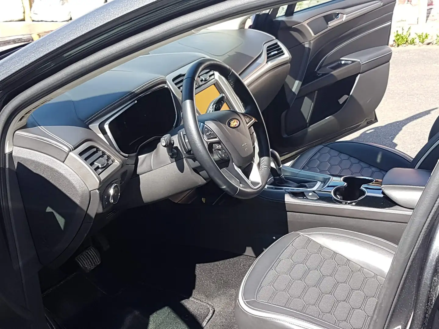Ford Mondeo Mondeo Tur. TDCi Bi-Turbo PowerShift-Aut. Vignale Grau - 2