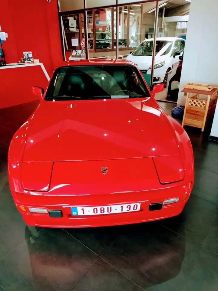 Porsche 944, foto 1
