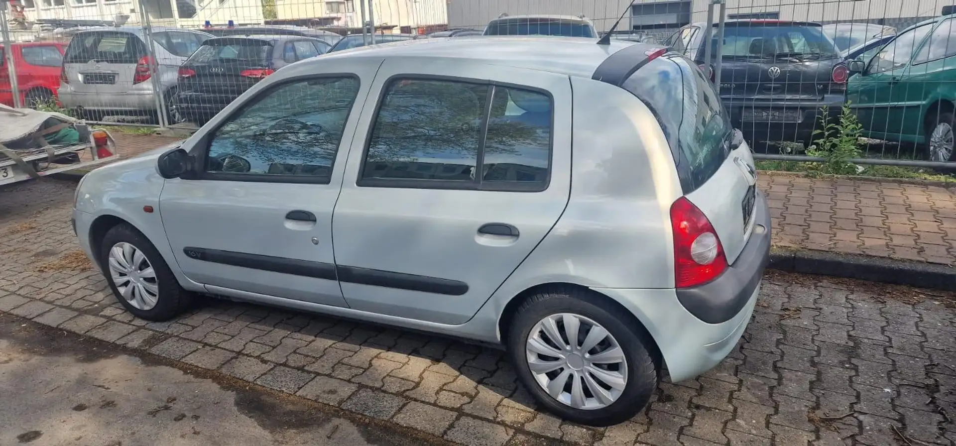 Renault Clio Privilege / TÜV bis 11/2025 / Neue Kupplung Gri - 2