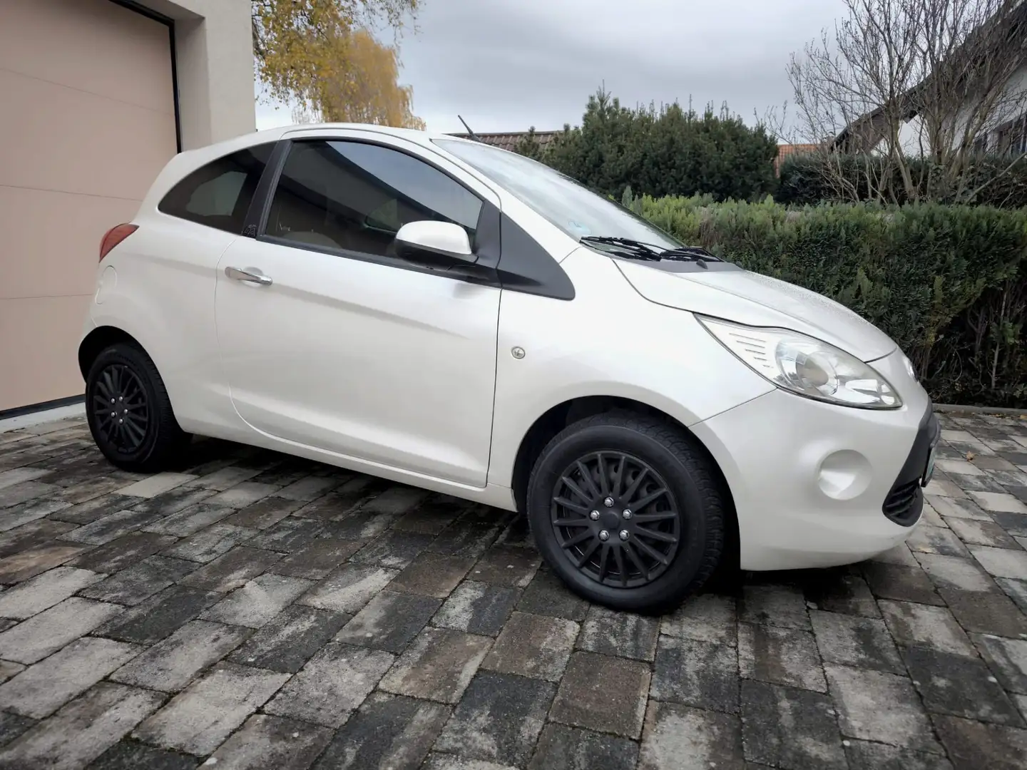 Ford Ka/Ka+ Ka 1.2 Titanium Sondermodell mit Klima, TÜV Neu Beige - 2