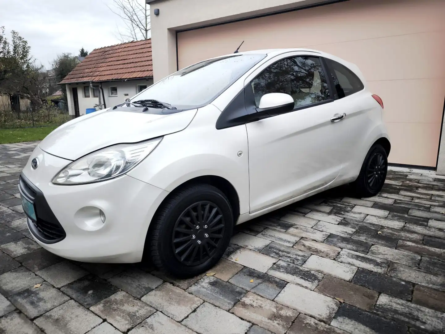 Ford Ka/Ka+ Ka 1.2 Titanium Sondermodell mit Klima, TÜV Neu Beige - 1