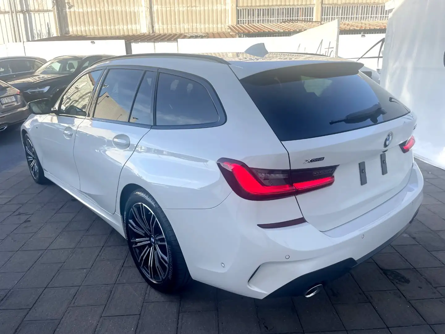 BMW 320 D Touring X-DRIVE M-SPORT msport (occasione) Bianco - 2