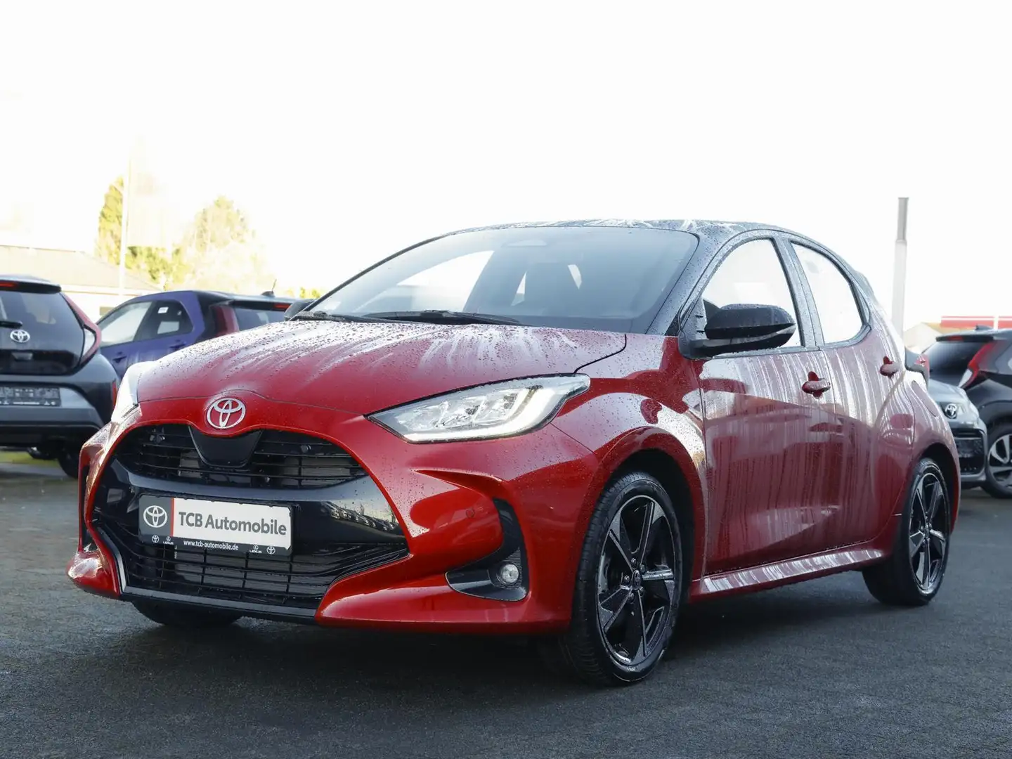 Toyota Yaris Style Plus 1.5-Hybrid Kamera*klima*LED*LM*SHZ* Rood - 1