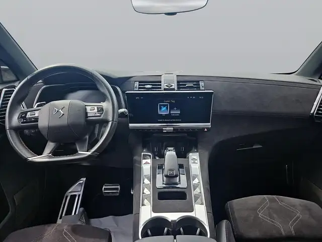 DS Automobiles DS 7 view 10