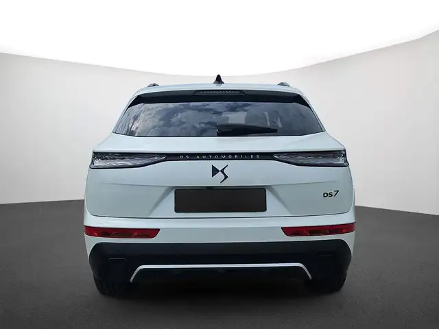 DS Automobiles DS 7 view 4