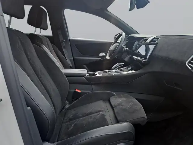 DS Automobiles DS 7 view 11