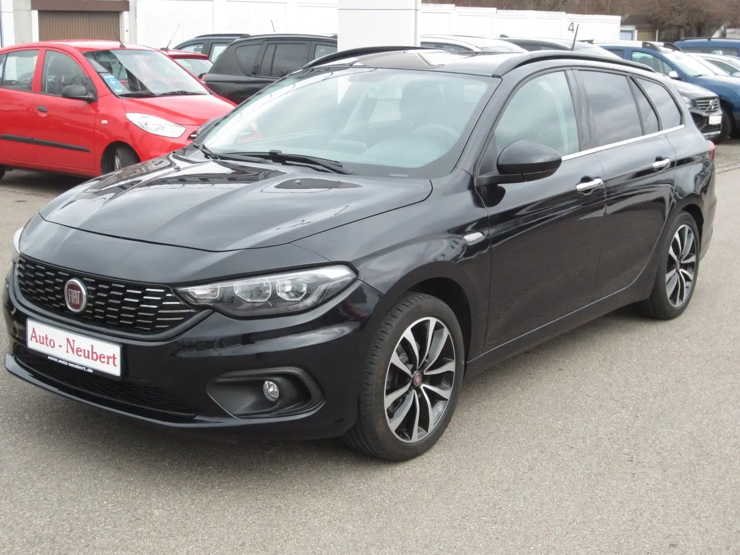 Fiat Tipo Lounge Schwarz - 2