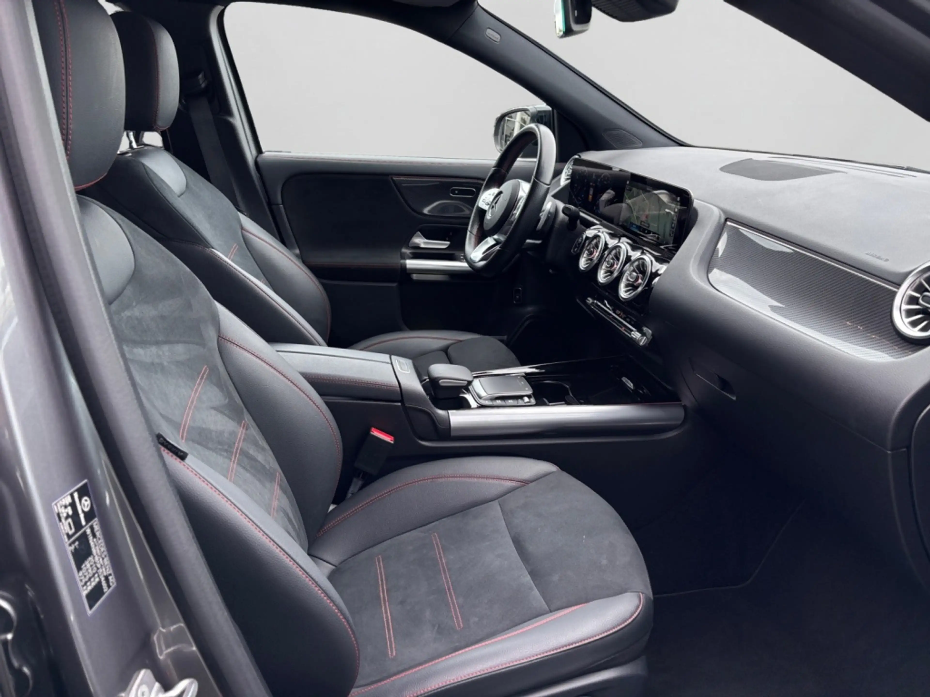 Mercedes-Benz GLA 200 AMG|NIGHT|AMBI|MBUX|SHZ|TEMP|AHK|KAM|LED — photo 12