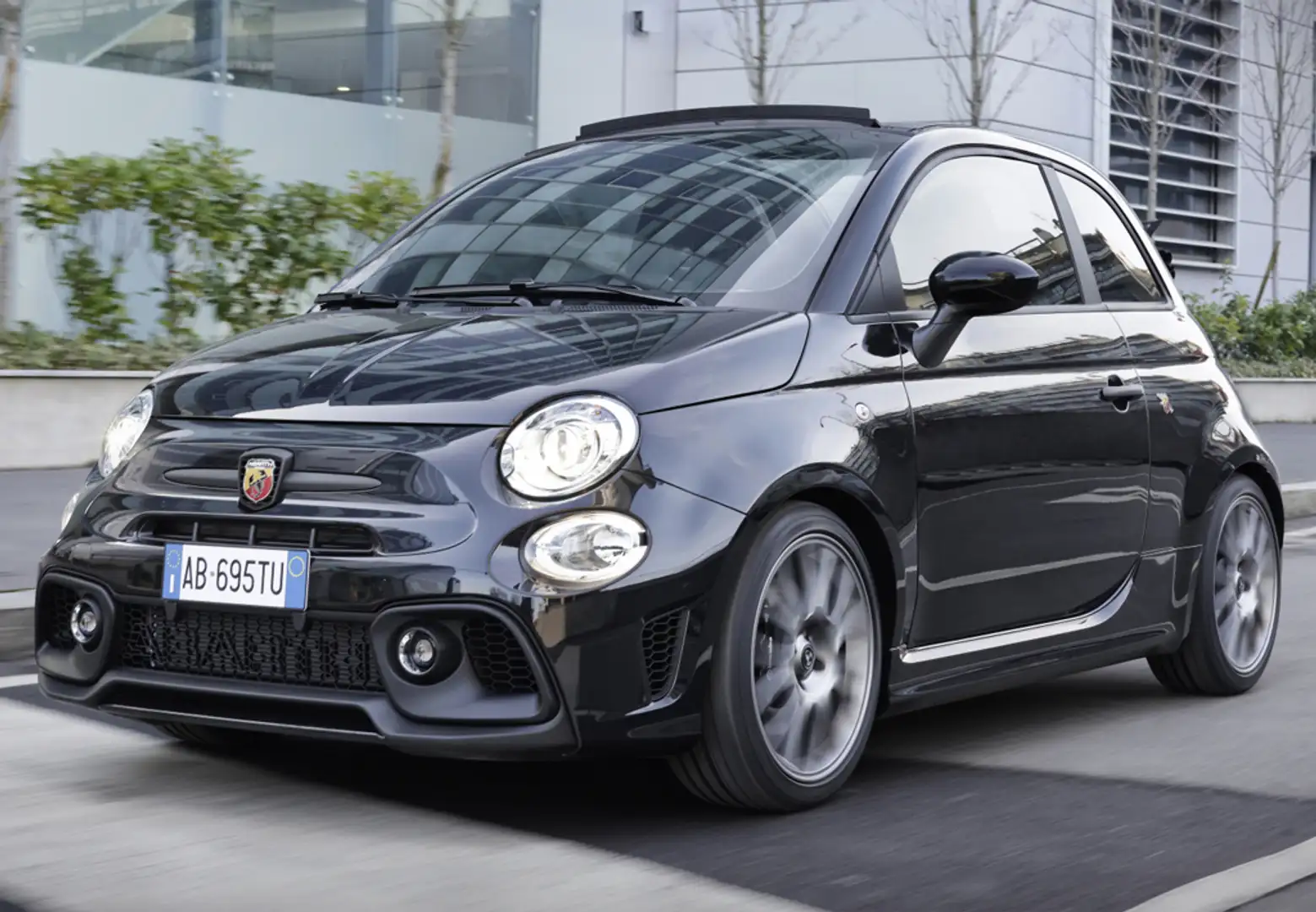 Abarth 695C 1.4T JET 132KW - 2