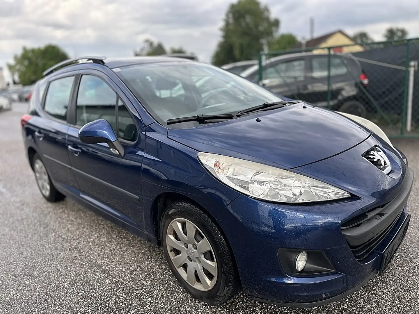 Peugeot 207 SW Trendy 1,4 75 Blau - 2