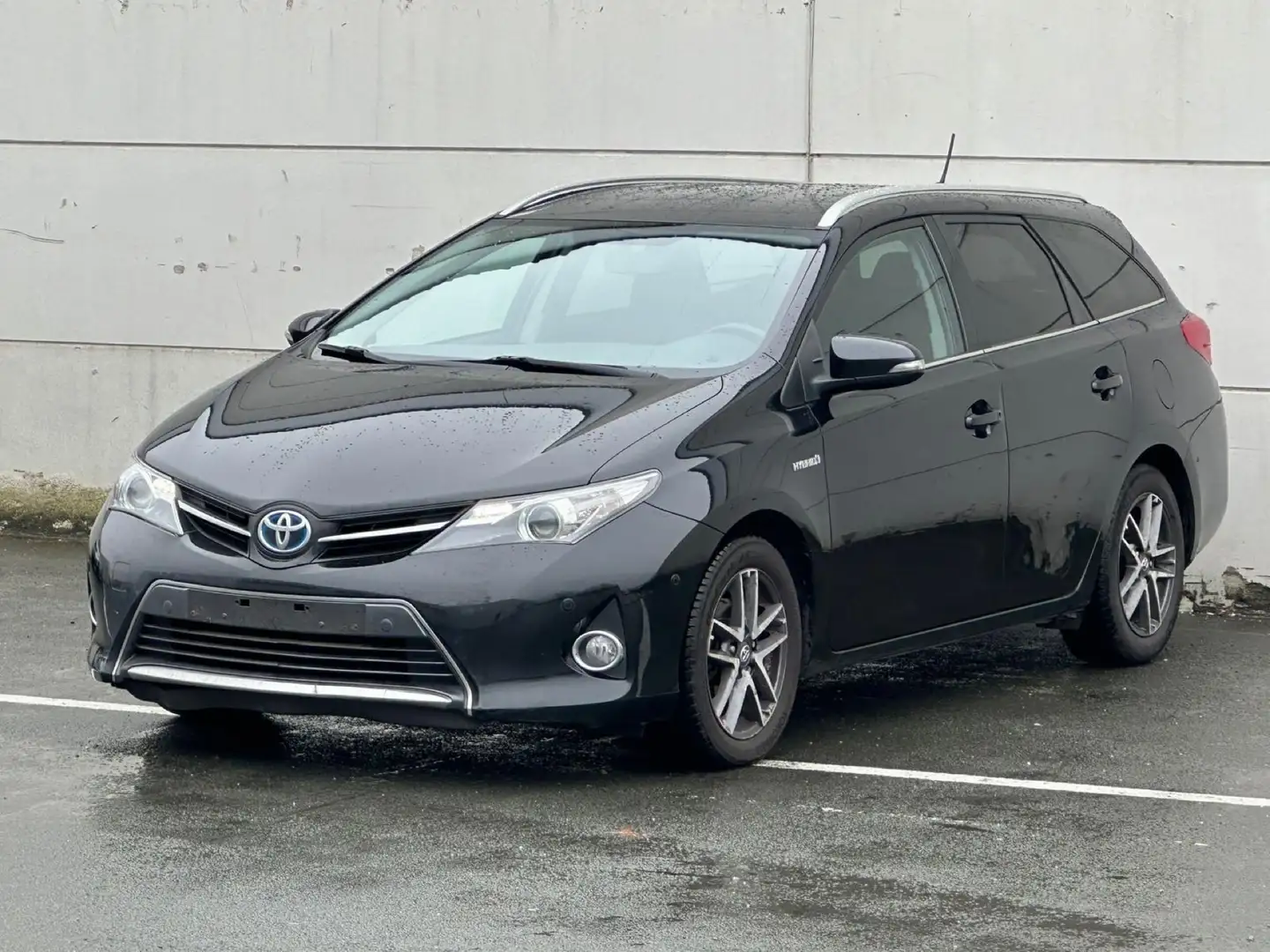 Toyota Auris 1.8 VVT-i Hybrid 6850€NETTO Noir - 1