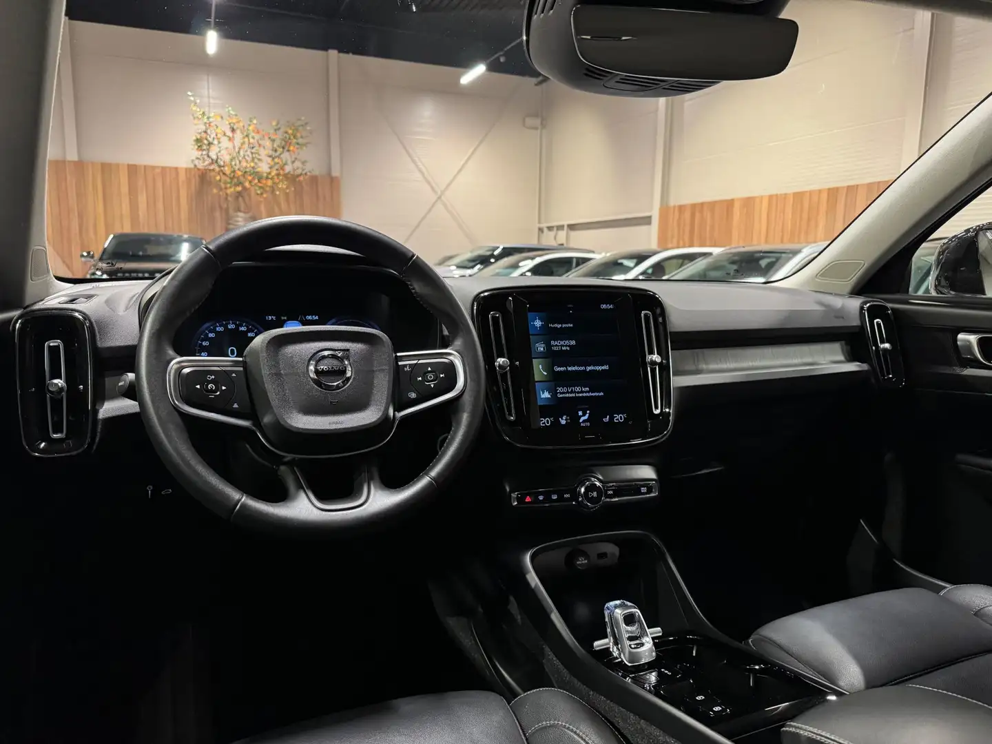 Volvo XC40 1.5 T4 211PK Recharge Plug-In, Navi, Camera, Leder Noir - 2