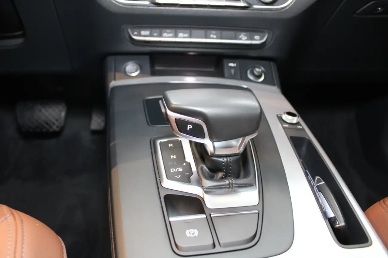 Audi Q5 снимка Audi Q5