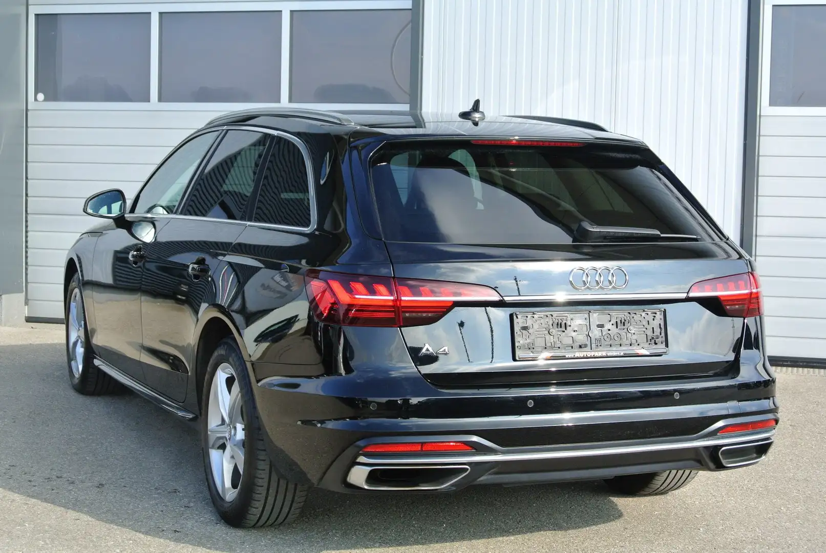 Audi A4 Avant 35 TDI S-tronic * virtual Cockpit * LED *AHK Schwarz - 2
