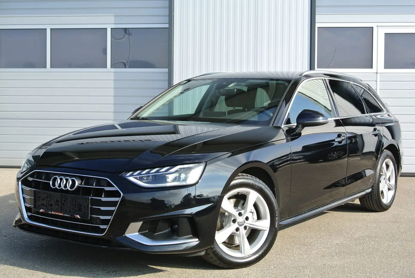 Audi A4 Avant 35 TDI S-tronic * virtual Cockpit * LED *AHK Schwarz - 1