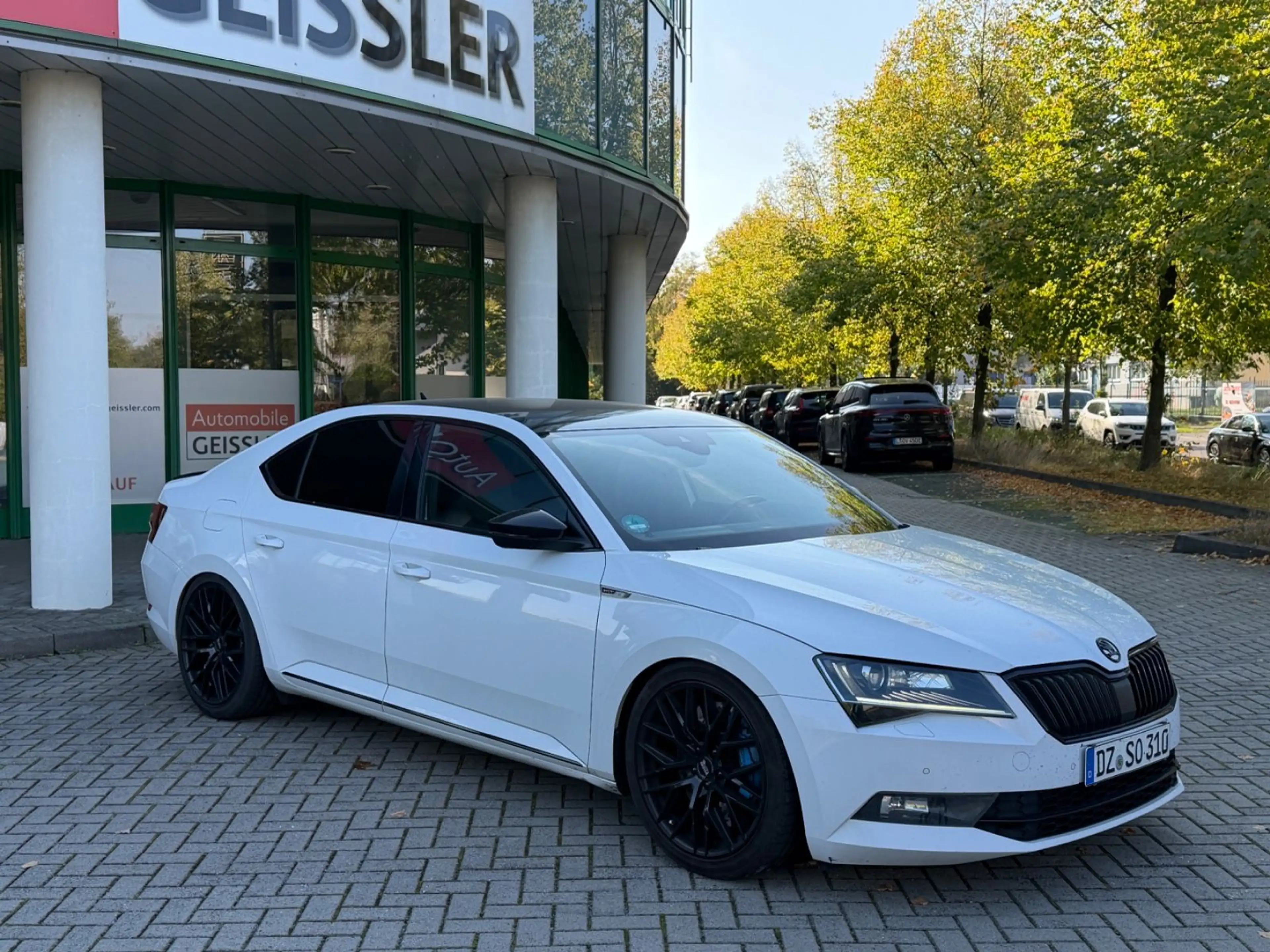Skoda Superb Lim. Ambition AHK+Standhzg.+Mega Optik — photo 2