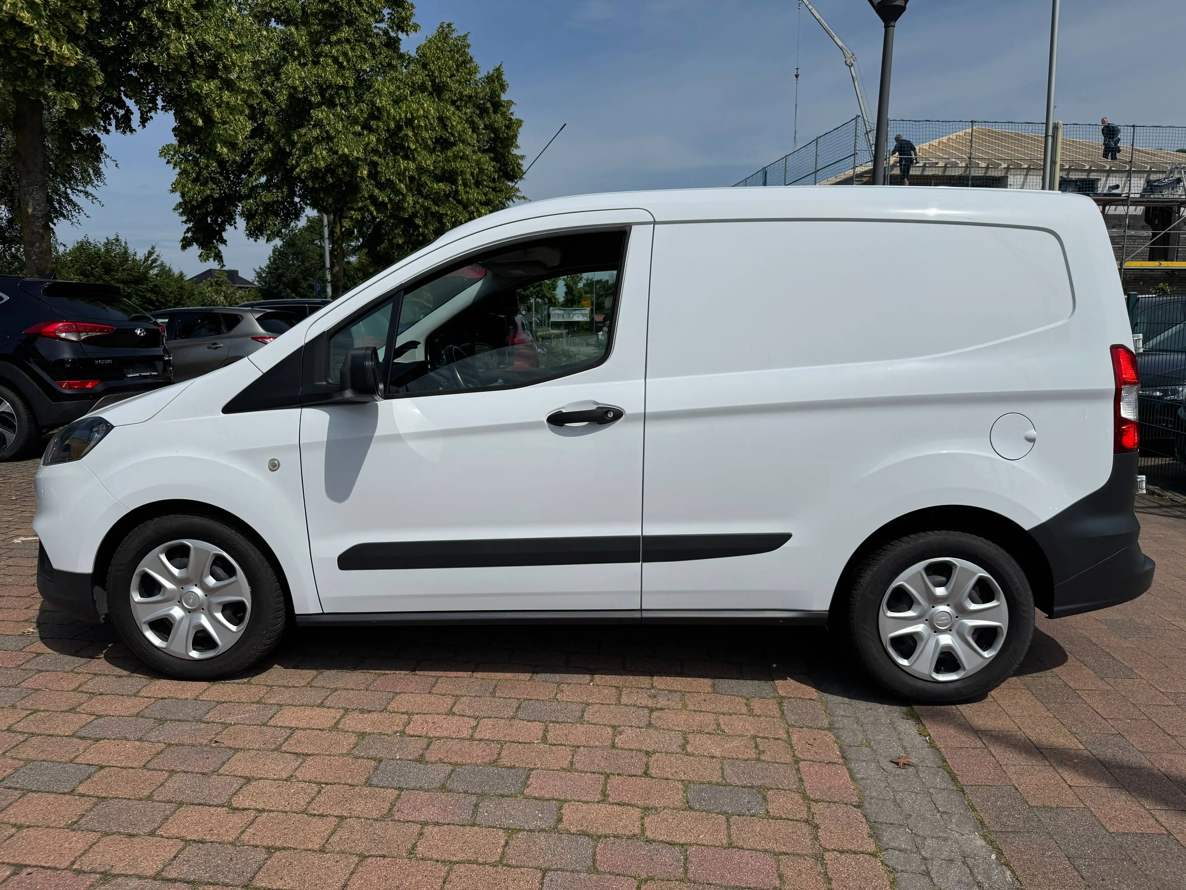 Ford Transit Courier D - Klima-HU & AU neu — photo 5