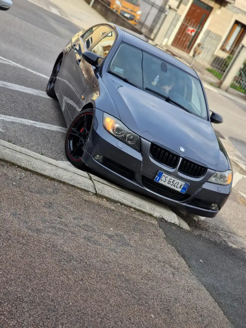 BMW 320 320d - 1