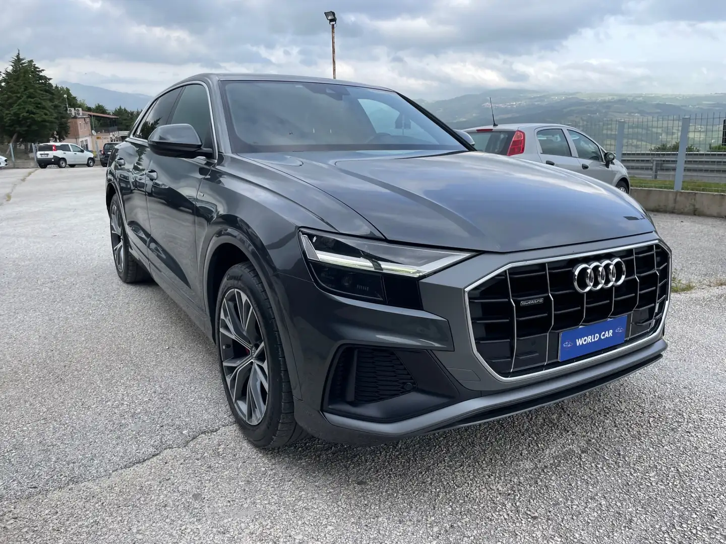 Audi Q8 50 TDI 286 CV quattro tiptronic Sport Grigio - 2