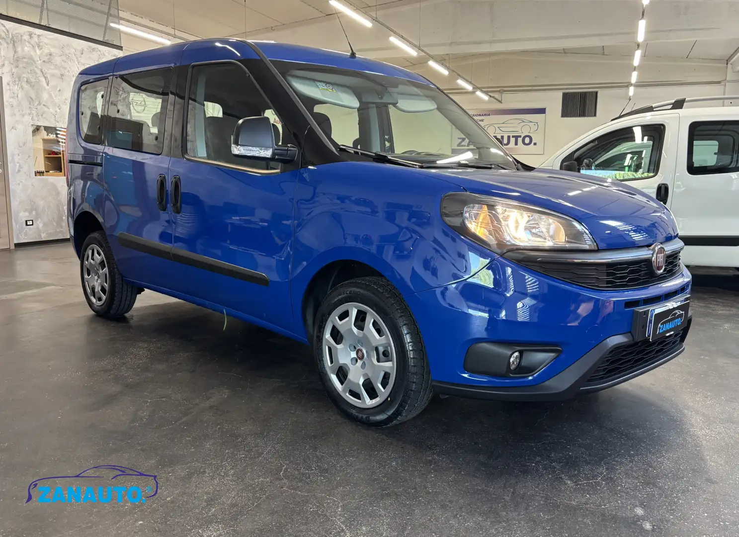 Fiat Doblo 1.4 Metano 120 cv Easy 7 Posti Blau - 2