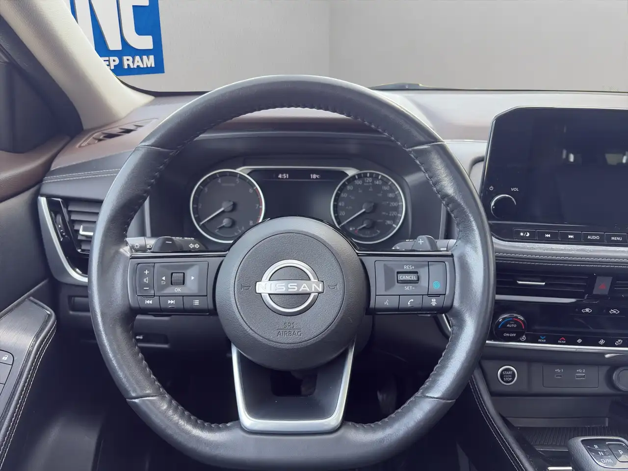 Nissan Rogue снимка Nissan Rogue
