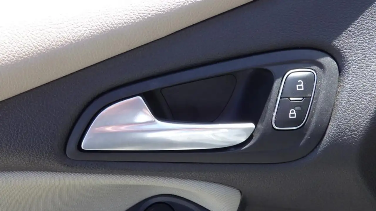 Ford Focus Electric photo Ford Focus Electric