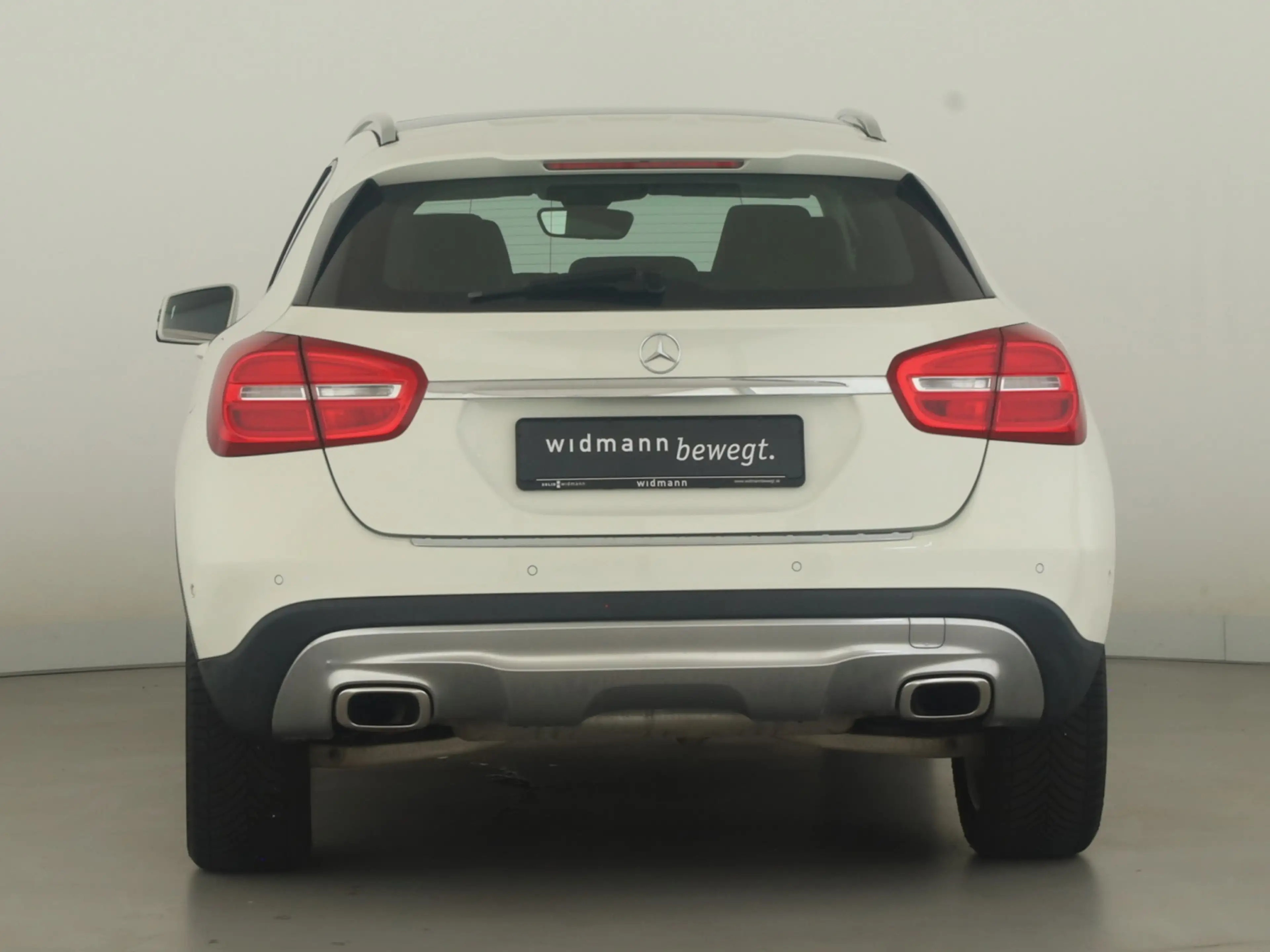 Mercedes-Benz GLA 180 *Bi-Xenon*Panorama*Park-Assist*Sitzhzg.* — photo 4