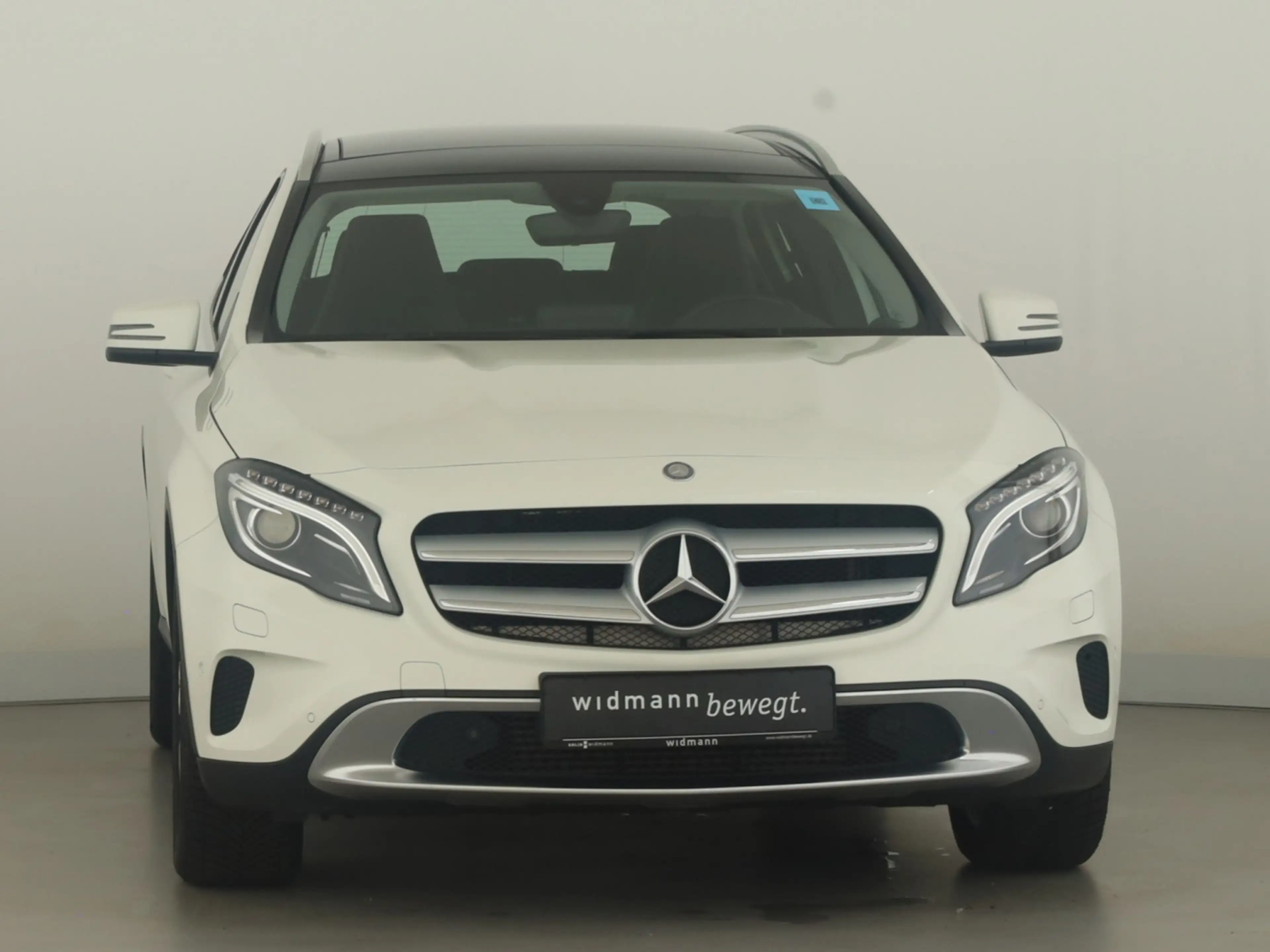Mercedes-Benz GLA 180 *Bi-Xenon*Panorama*Park-Assist*Sitzhzg.* — photo 3
