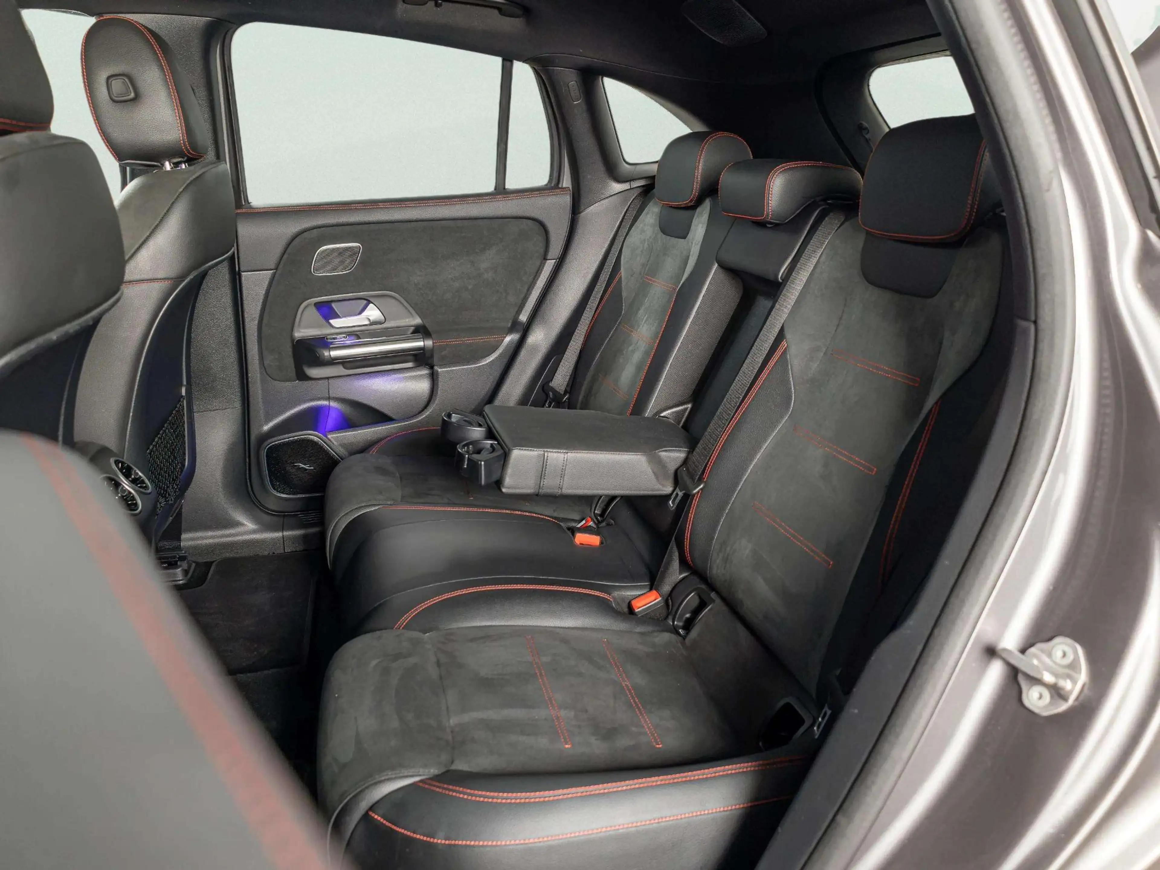 Mercedes-Benz EQA 250 Business Solution AMG 67 kWh | Panorama dak | Trek — photo 12