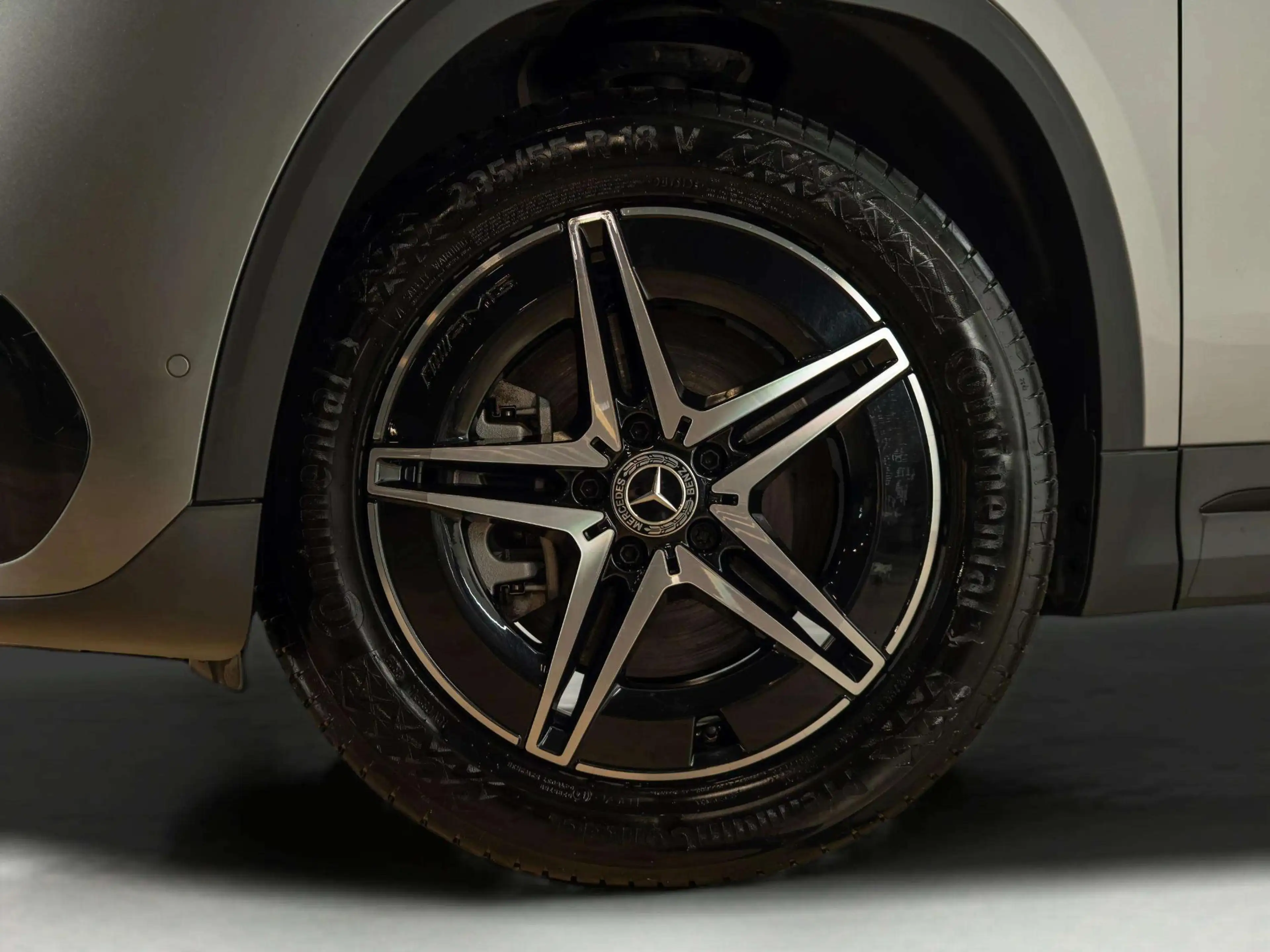 Mercedes-Benz EQA 250 Business Solution AMG 67 kWh | Panorama dak | Trek — photo 8