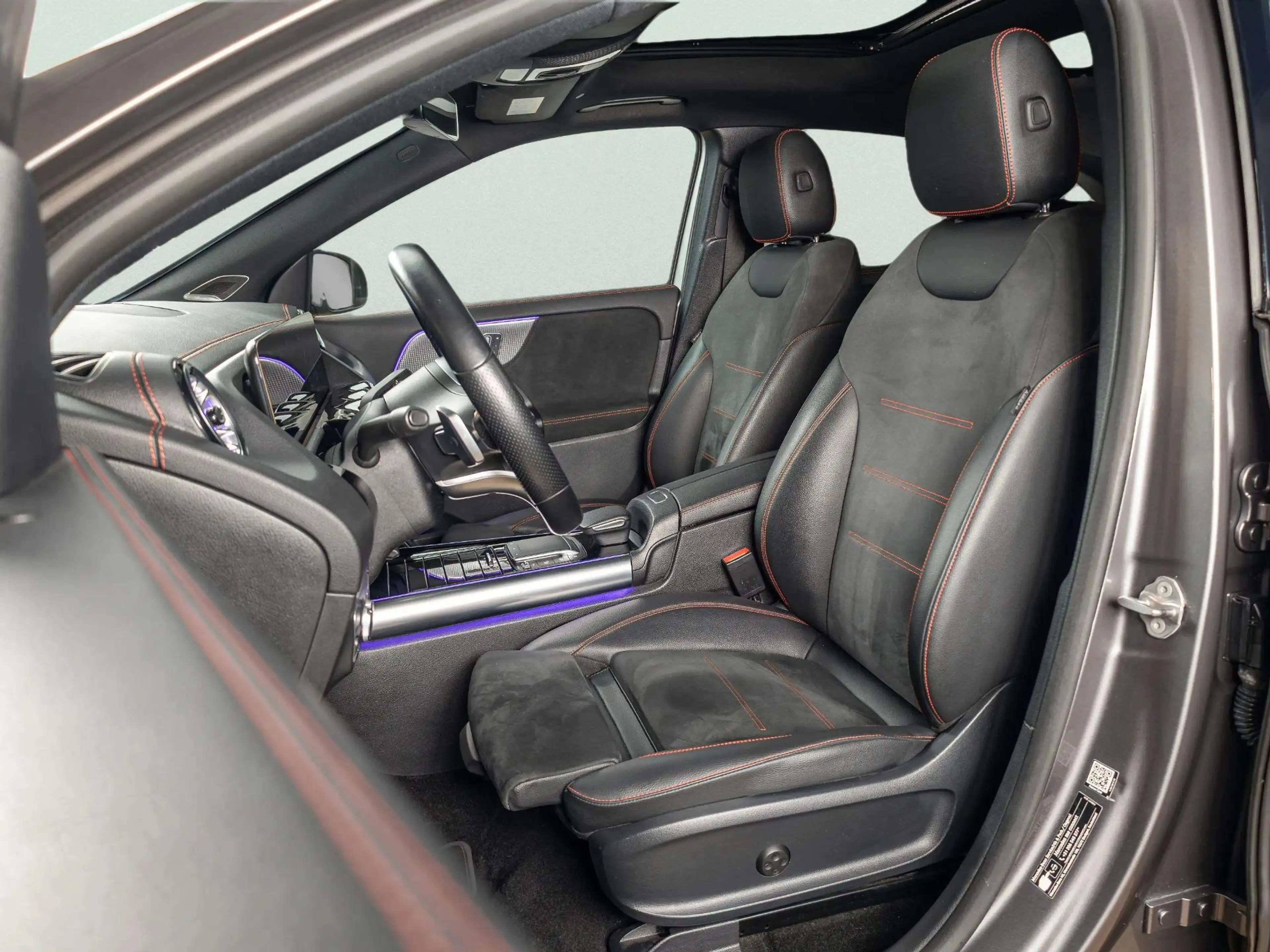 Mercedes-Benz EQA 250 Business Solution AMG 67 kWh | Panorama dak | Trek — photo 10