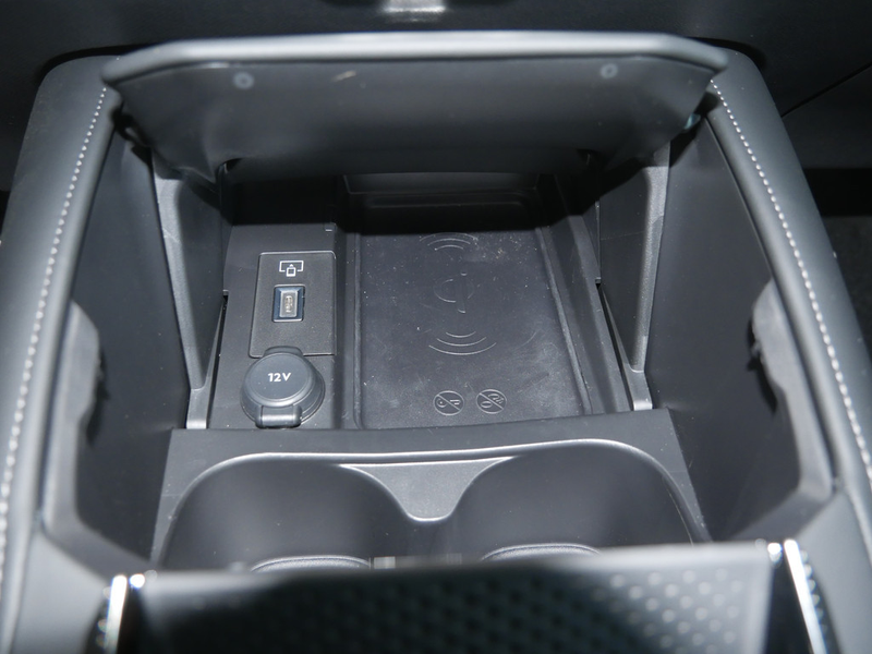 DS Automobiles DS 4 E-TENSE Jules Verne PDC SHZ NAVI ACC LED — photo 12