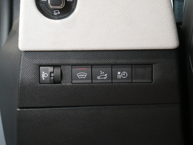 DS Automobiles DS 4 E-TENSE Jules Verne PDC SHZ NAVI ACC LED — photo 15
