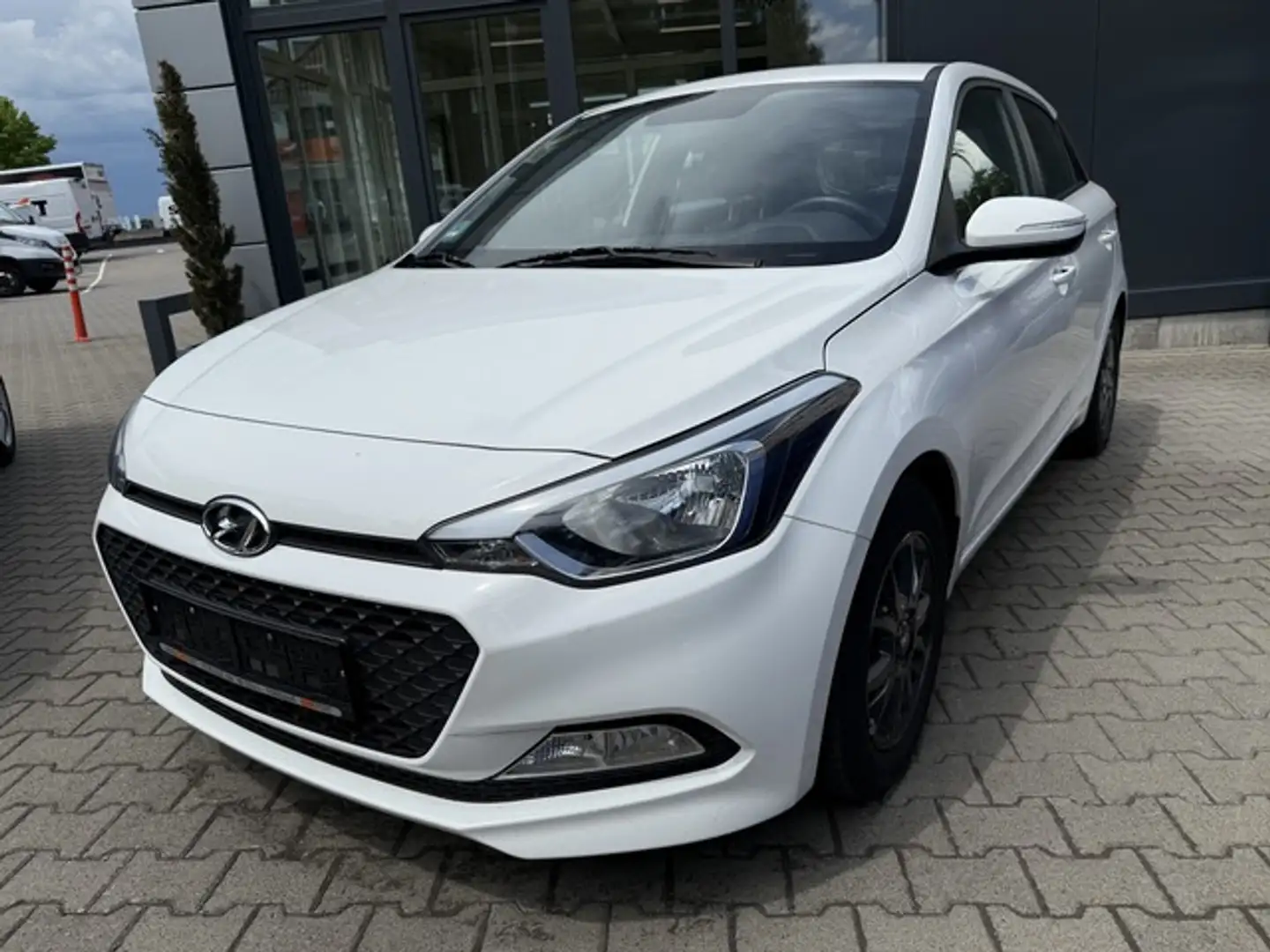 Hyundai i20 Yes! Navi - Sitzh. - Apple Carplay Blanc - 2