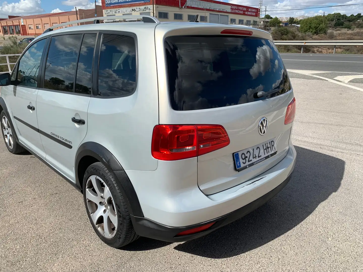 Volkswagen Cross Touran Touran 2.0TDI Cross Cross Plateado - 2