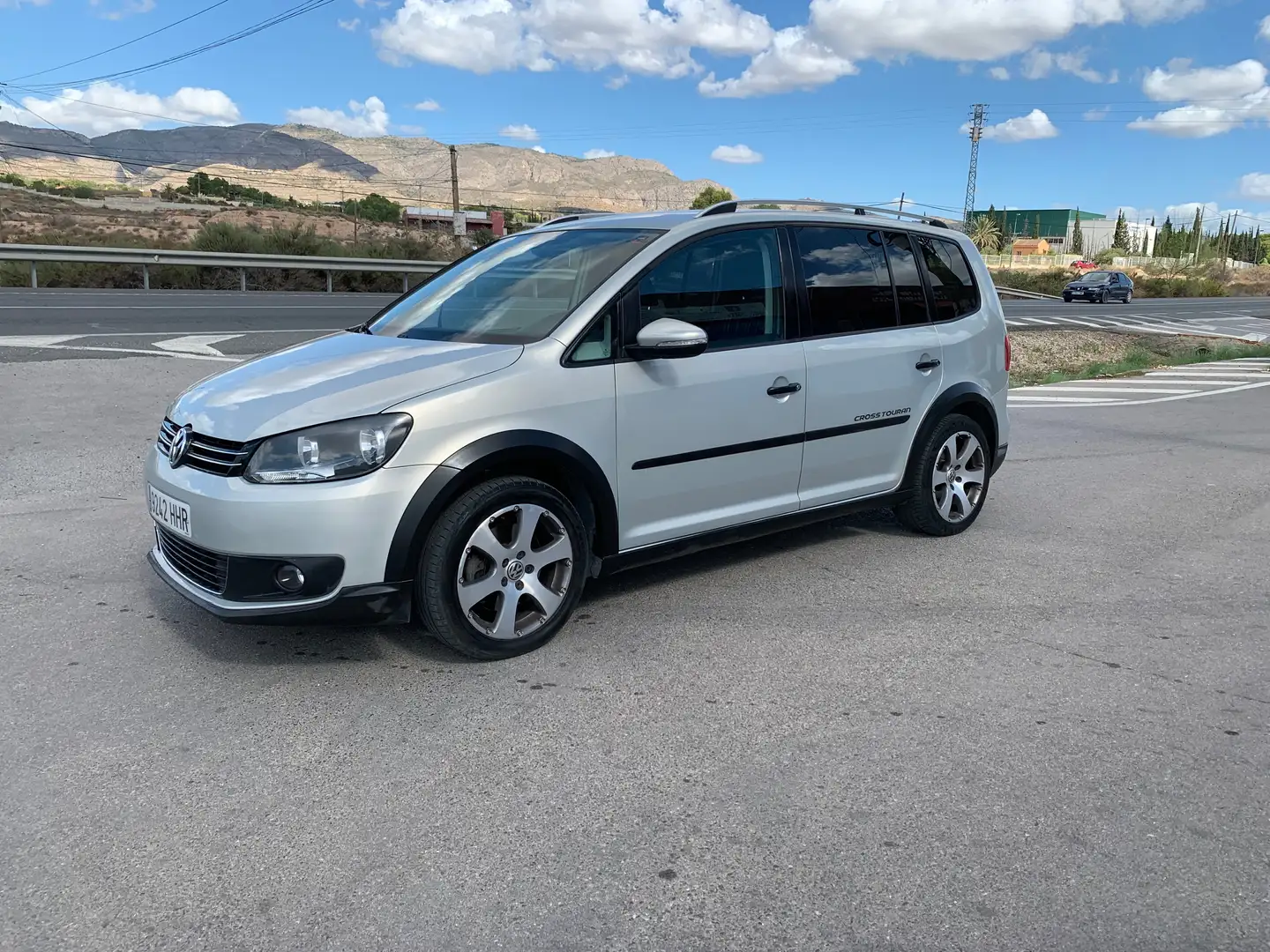 Volkswagen Cross Touran Touran 2.0TDI Cross Cross Plateado - 1