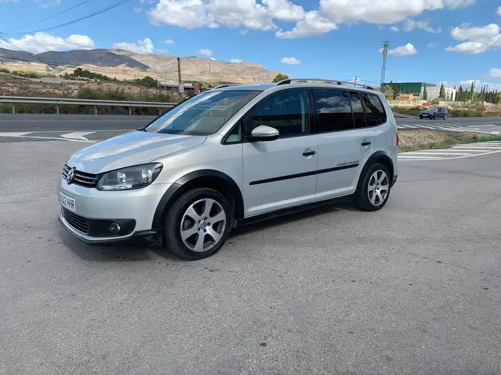Volkswagen Touran 2.0 TDI Cross 2012