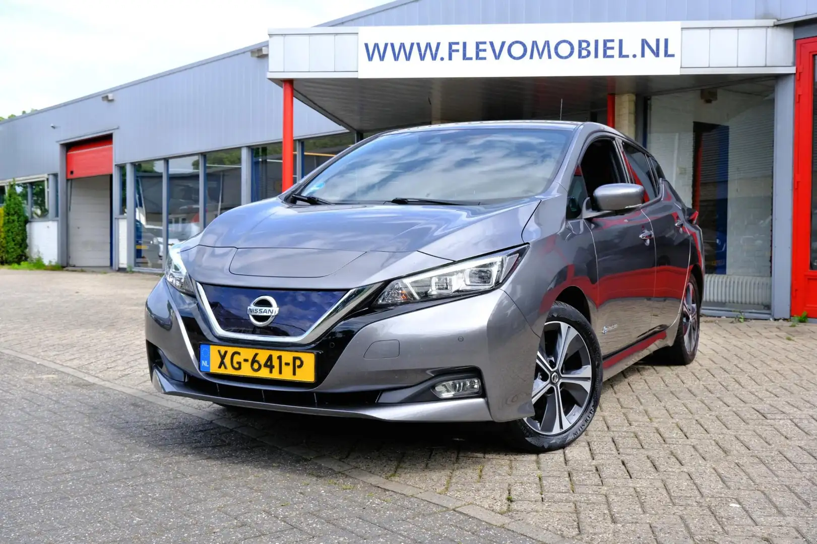 Nissan Leaf Tekna 40 kWh Aut. Leder|Navi|Cam|BOSE|LMV siva - 1