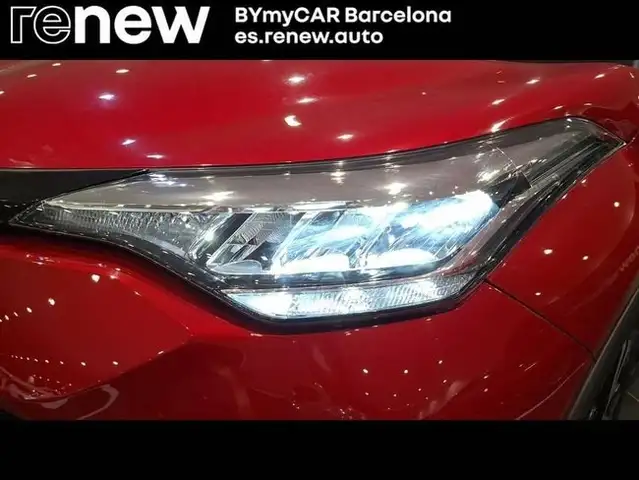 Toyota C-HR view 9