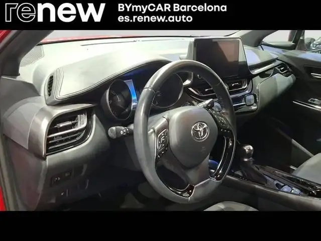 Toyota C-HR view 21