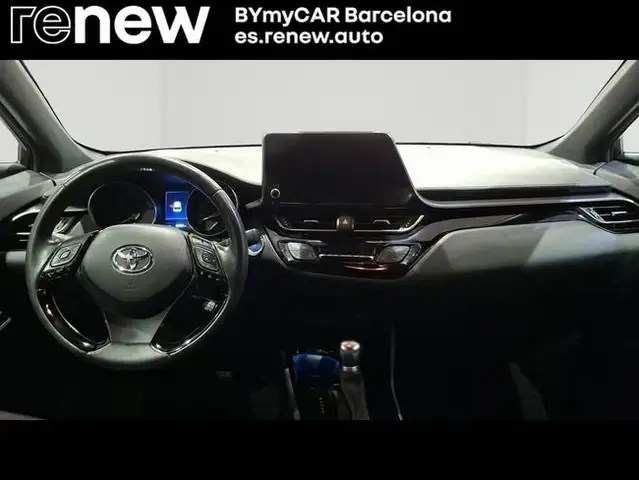 Toyota C-HR view 23