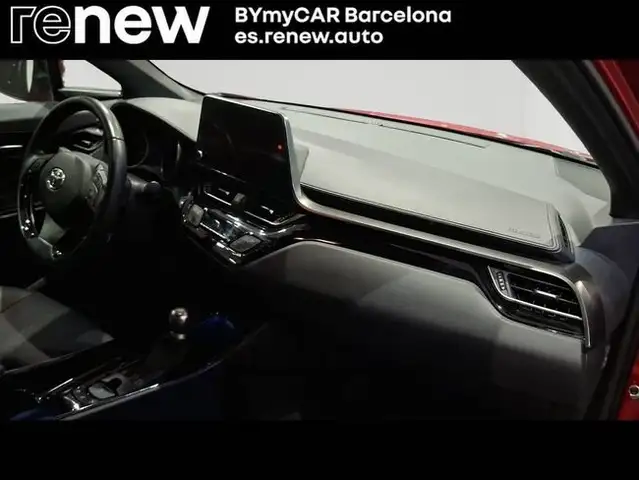 Toyota C-HR view 22