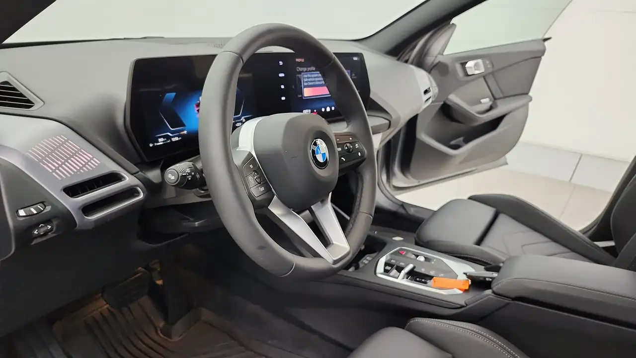 BMW 2 Series снимка BMW 2 Series