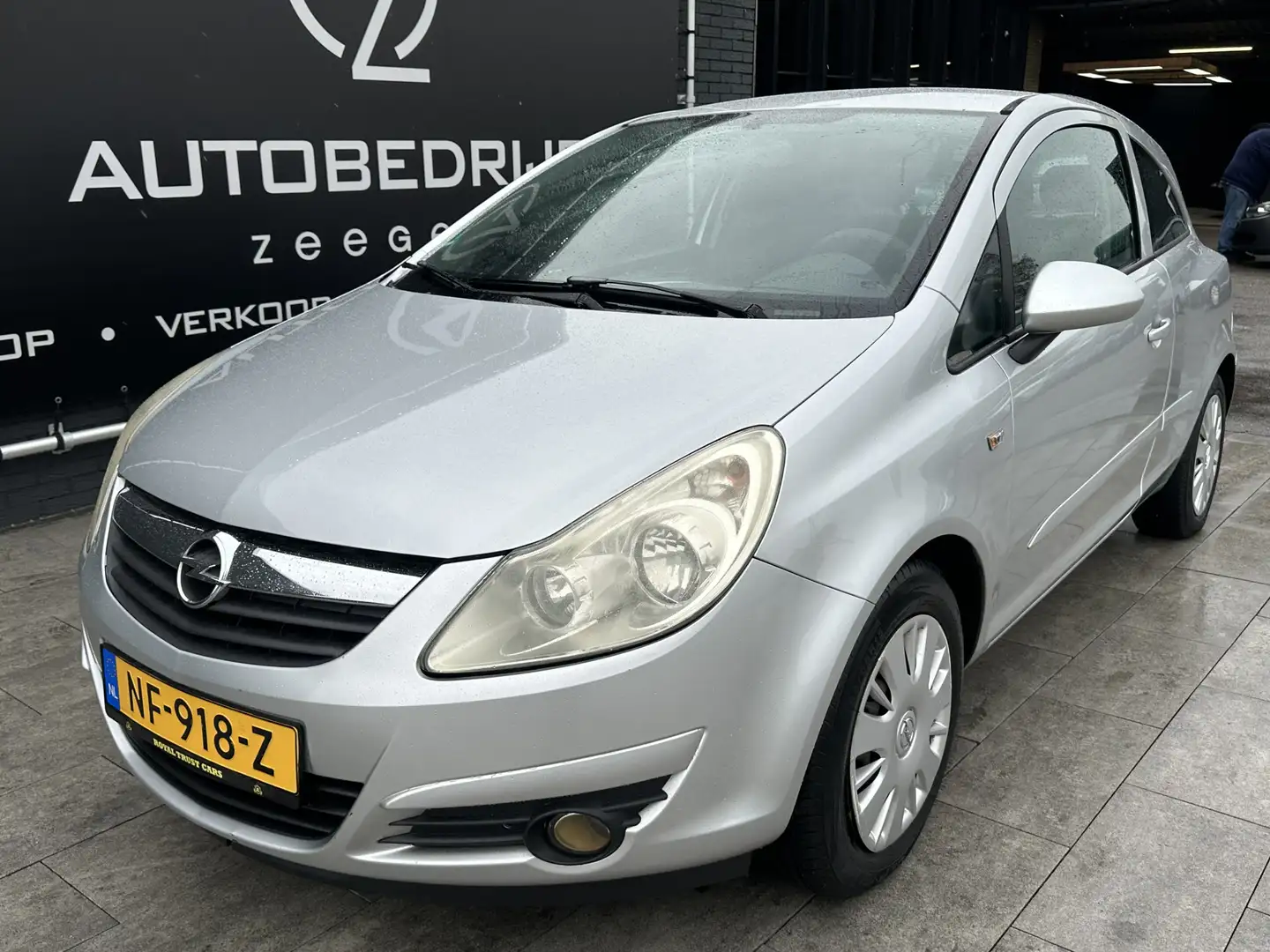 Opel Corsa 1.0-12V Essentia NW APK !! Grijs - 2