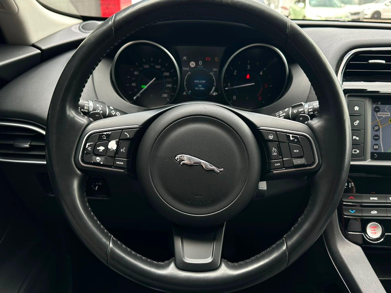 Jaguar F-Pace 20d AWD SHZ#LH#FH#NAV#TEMP#SPUR#KEYLE#AHK — photo 14