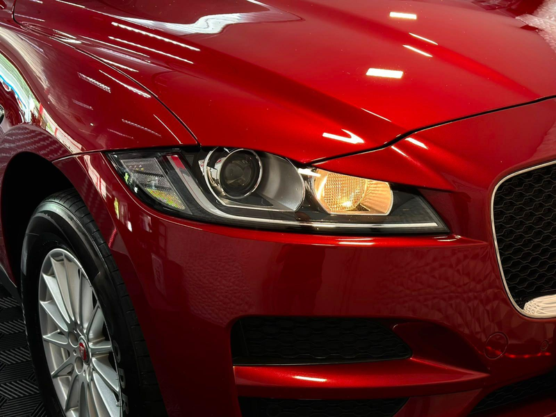 Jaguar F-Pace 20d AWD SHZ#LH#FH#NAV#TEMP#SPUR#KEYLE#AHK — photo 9