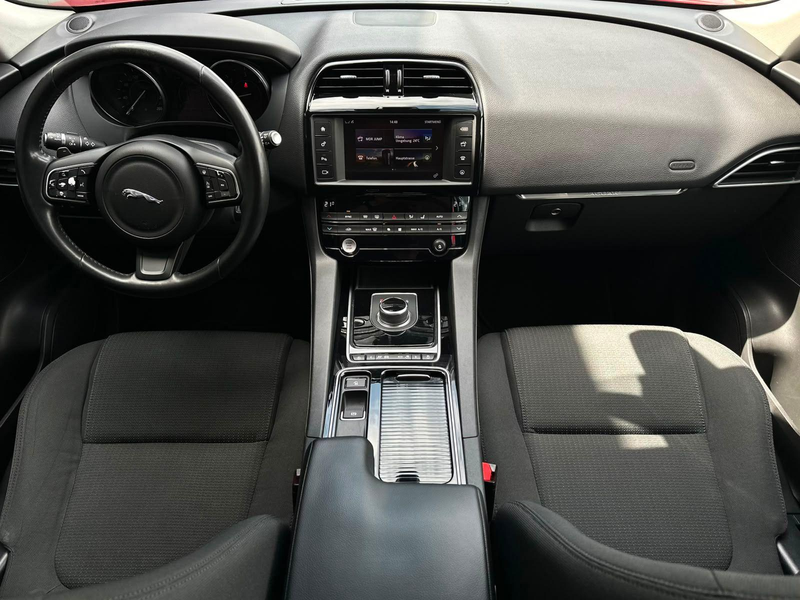 Jaguar F-Pace 20d AWD SHZ#LH#FH#NAV#TEMP#SPUR#KEYLE#AHK — photo 12
