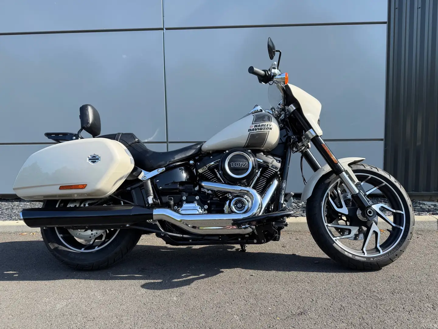 Harley-Davidson Sport Glide Beige - 1