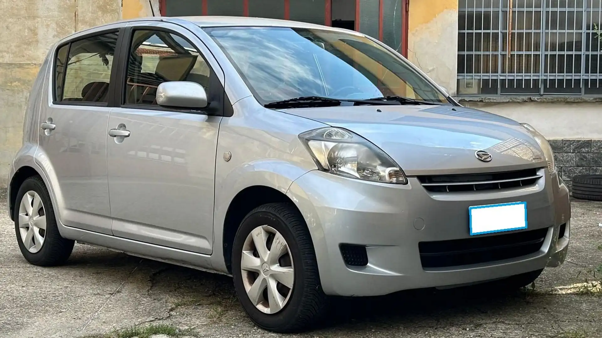 Daihatsu Sirion HIRO GREEN POWERED GPL Silber - 1